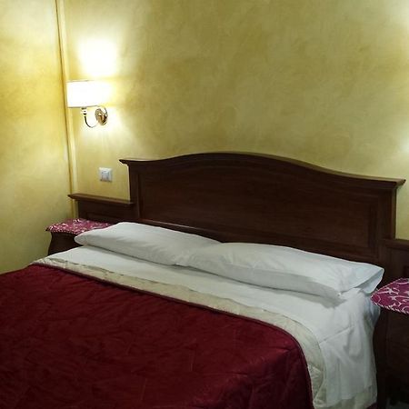 3 Lati Di Pitagora B&B Rome Luaran gambar